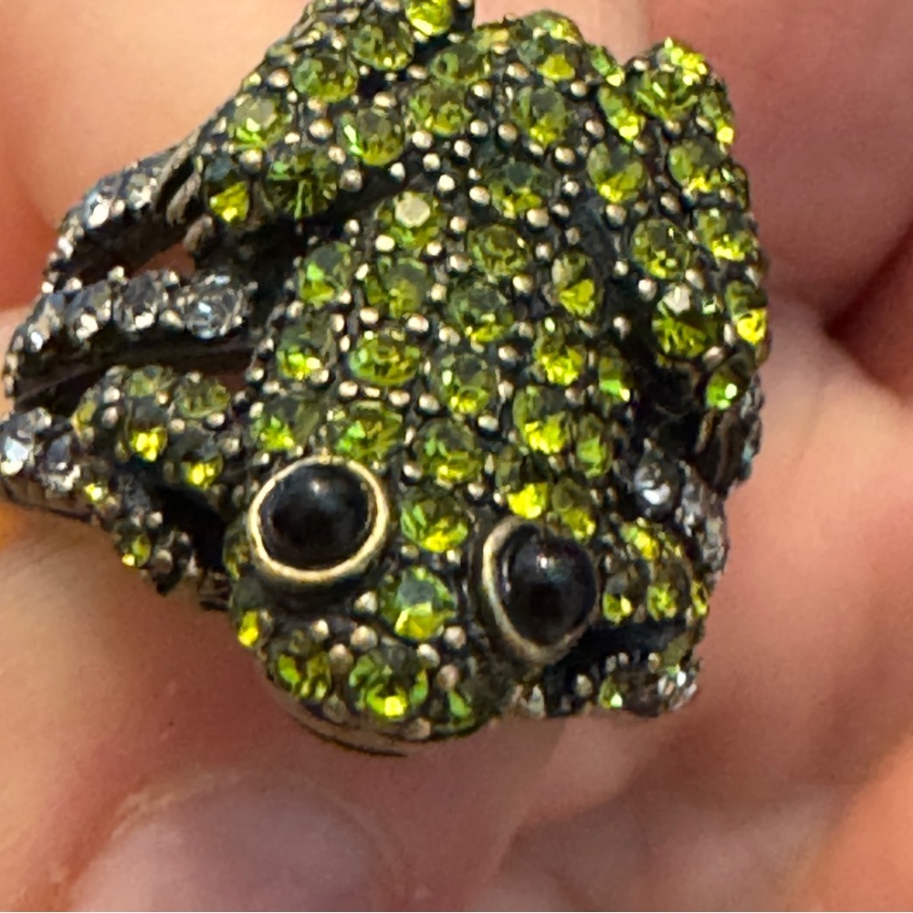 Spectacular Heidi Daus Green Rhinestone Frog Ring Size 5.5-6